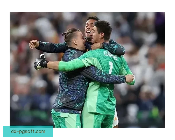 皇马确认库尔图瓦伤缺 卢宁将担当欧冠淘汰赛首发门将